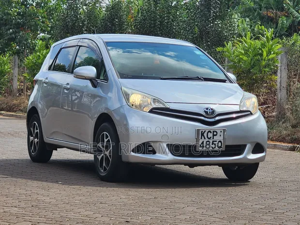 Toyota Ractis 1.5 FWD 2011 - 1