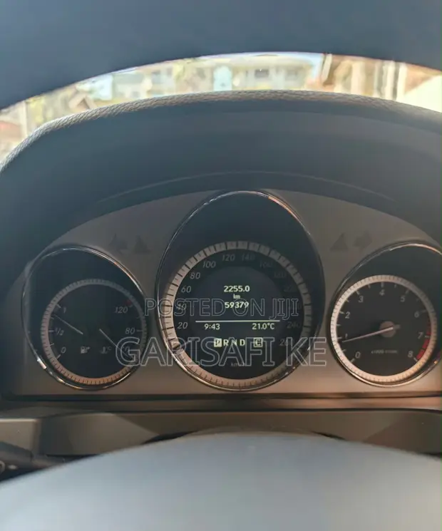 Mercedes-Benz C300 2010 Black - 1