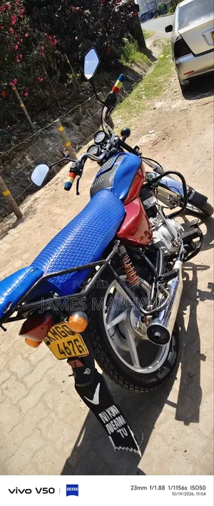 Bajaj CT 100X 2026 Nyekundu