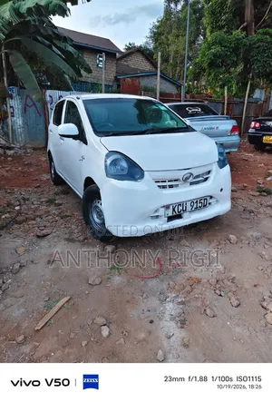 Daihatsu Mira 2012 Nyeupe