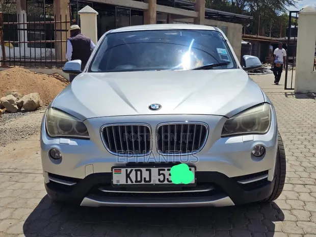BMW X1 xDrive28i AWD 2016 Silver - 1