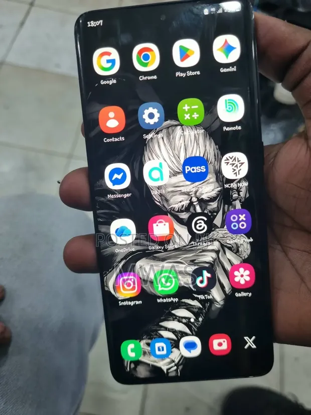 Samsung Galaxy S20+ 5G 128GB Black - 1
