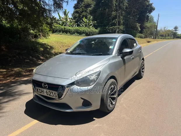 Mazda Demio 2016 Silver - 1