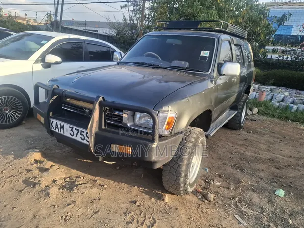 Toyota Hilux Surf 2.7 SSR 1998 Black - 1