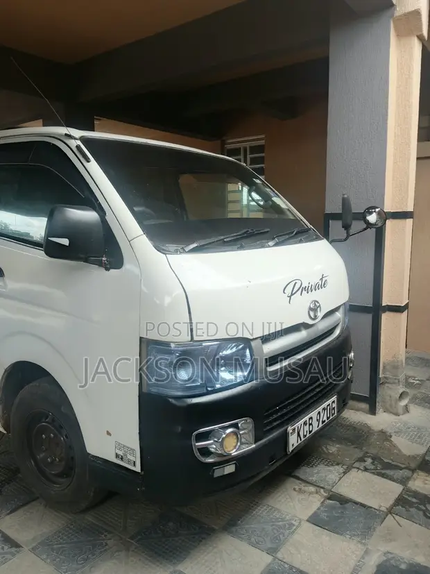 Toyota HiAce 2007 Commuter - Imetumika - 1