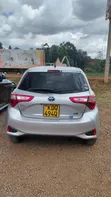 Toyota Vitz 1.5 FWD Hybrid 2018 Grey - 3