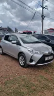 Toyota Vitz 1.5 FWD Hybrid 2018 Grey - 4