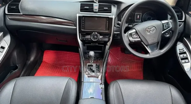 Toyota Premio 1.5 FWD 2018 Nyeupe - 1