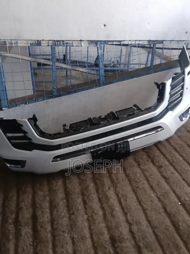 Toyota Land Cruiser 300 Series Front Bumper (Used) - 1