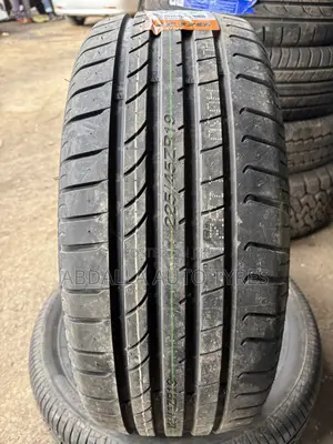 225/45R19 Boto Tyre