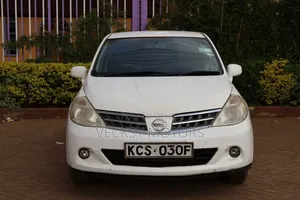 Nissan Tiida 2011 Nyeupe