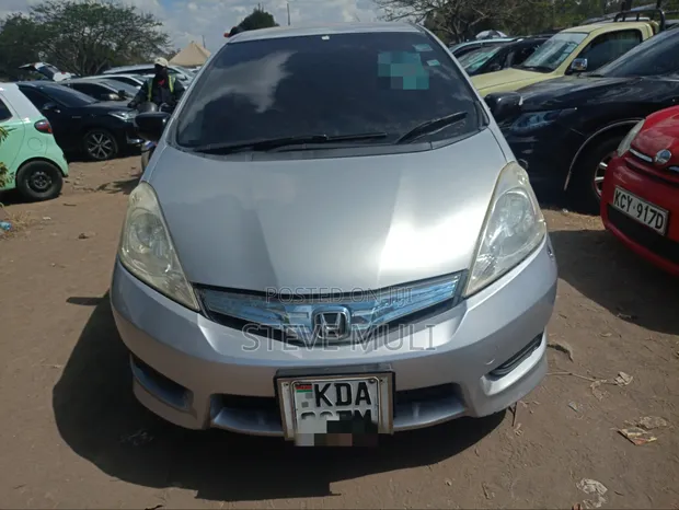 Honda Fit Shuttle 1.5 2WD 2013 Nyeupe - 1