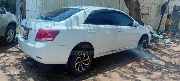 Toyota Allion 2013 Nyeupe - 1