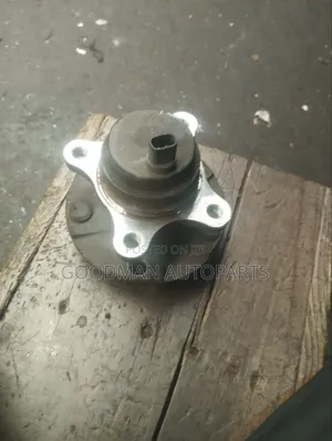 Toyota Mark X 2WD Rear Hub