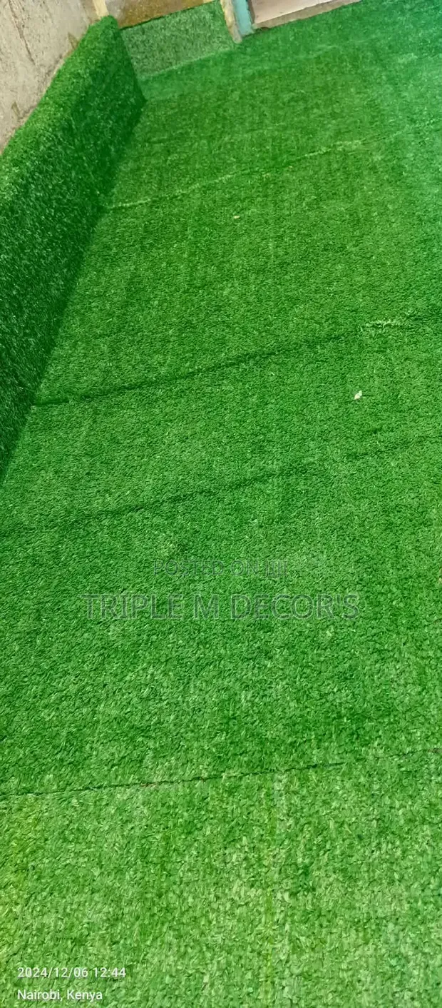 Modern Artificial Green Turf Grass Carpet for Home & Garden - 1