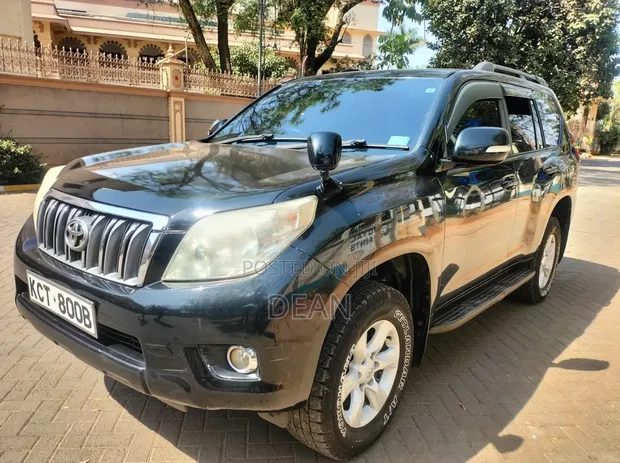Toyota Land Cruiser Prado 2011 Black - 1
