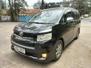 Toyota Voxy 2009
