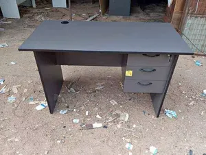Kikao cha Ofisi cha Kisasa cha 1.2m Kijivu chenye Droo 3 na Kufuli