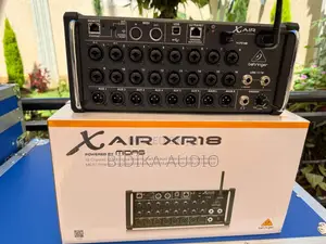 Behringer X AIR XR18 18-Channel Digital Mixer