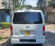Toyota HiAce 2015 Nyeupe - 1