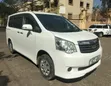 Toyota Noah 2011 Nyeupe - 4