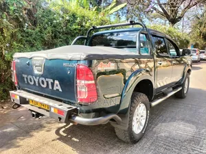 Toyota Hilux Double Cab 2014