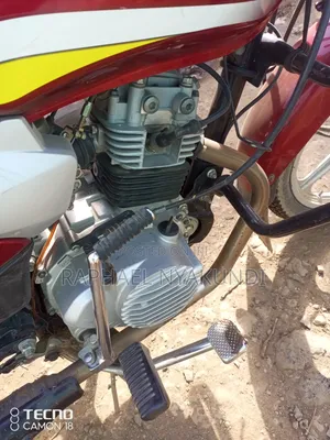 TVS HLX Plus ES 2024 Nyekundu