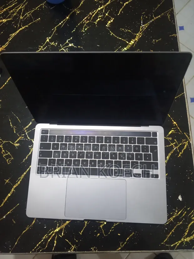 Apple MacBook Pro 13" Intel Core i7 16GB RAM 512GB SSD - 1