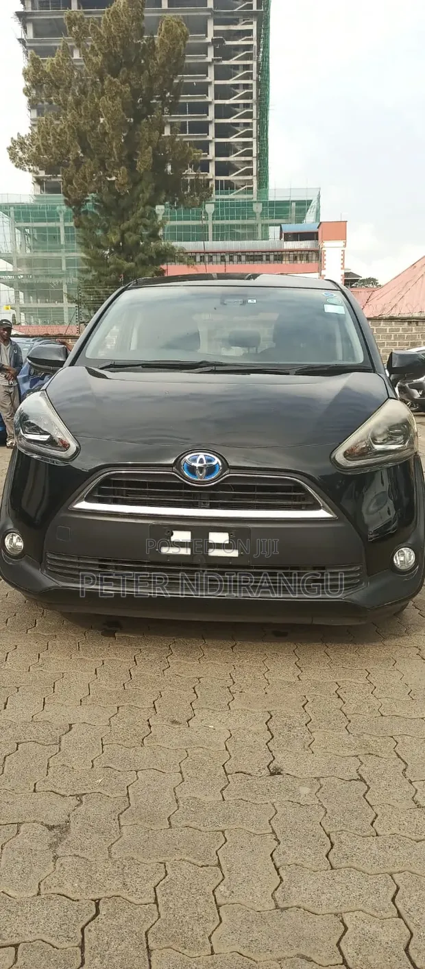 2018 Toyota Sienta 1.5 Hybrid FWD (6-seater) Nyeusi - 1