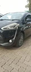 2018 Toyota Sienta 1.5 Hybrid FWD (6-seater) Nyeusi - 2