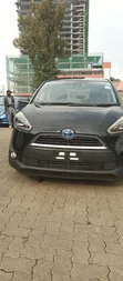 2018 Toyota Sienta 1.5 Hybrid FWD (6-seater) Nyeusi - 3