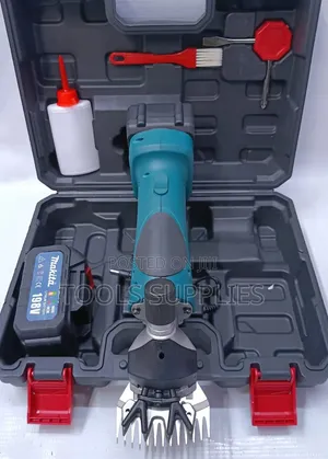 Cordless Makita Wool Clipper