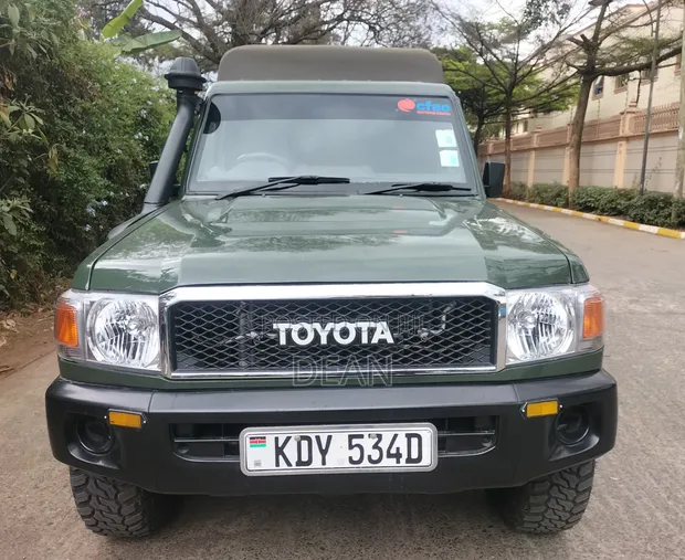 Toyota Land Cruiser 2018 Green - 1