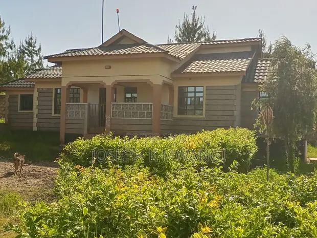 Nanyuki Kalalu 6.75 Acres with 3-Bedroom Bungalow - 1