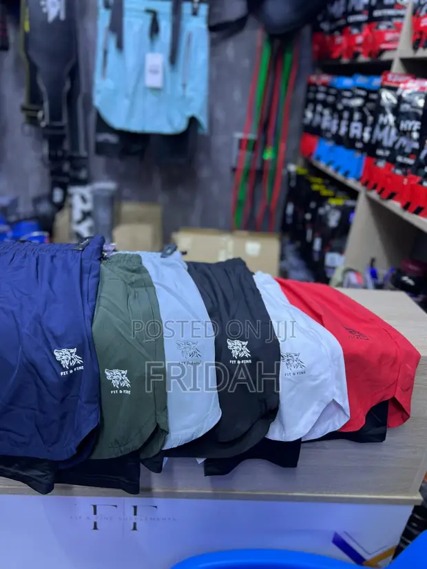 Adidas Gym Shorts za Wanaume - 1
