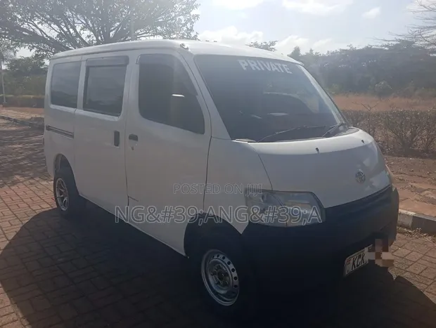 Toyota TownAce 2009 Nyeupe - 1