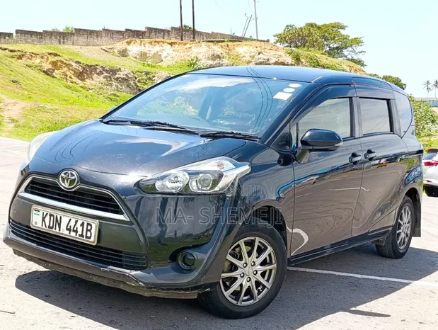 Toyota Sienta 1.5 FWD (6-seater) 2016 Black - 1