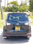 Toyota Sienta 1.5 FWD (6-seater) 2016 Black - 5