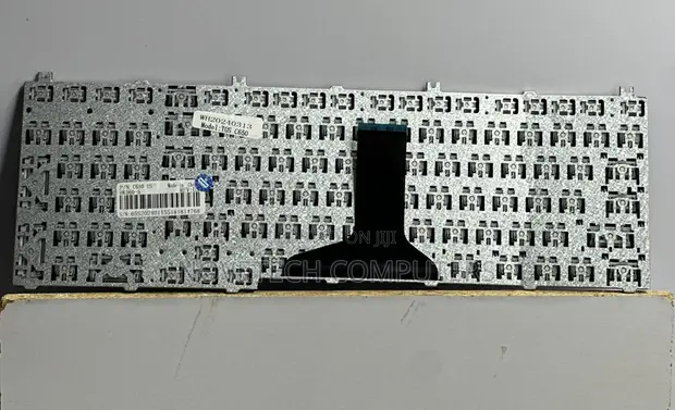 Toshiba Satellite C650 Laptop Keyboard Replacement - 1