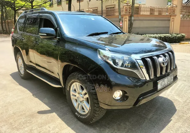 Toyota Land Cruiser Prado 2011 Black - 1