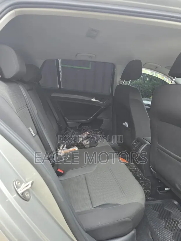 Volkswagen Polo 2018 Silver - 1