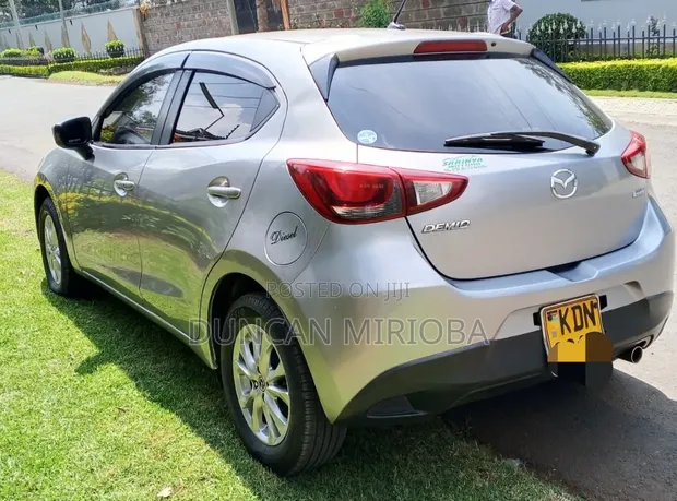 Mazda Demio 2016 Silver - 1