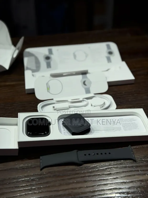 Apple Watch Series 12 46mm - 1