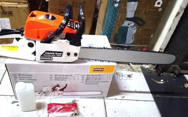 Honda Gasoline Chainsaw 5200 - 1