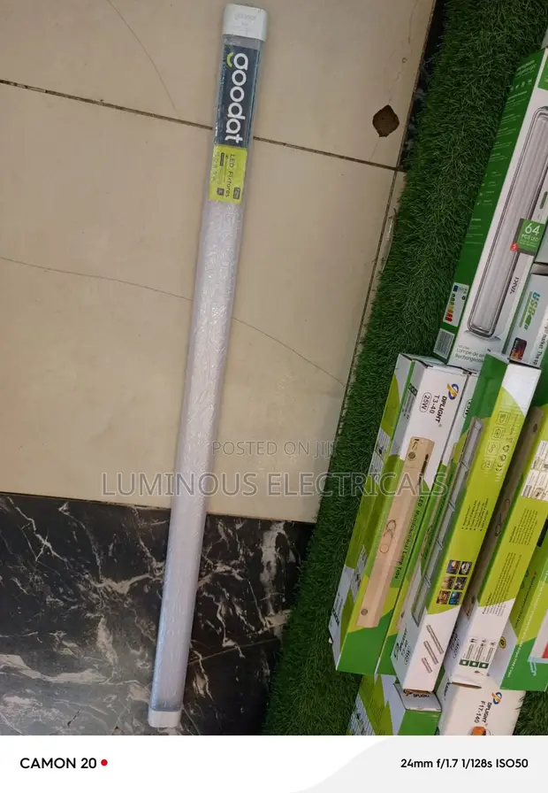 Goodat Modern Integrated LED Batten Light - 1