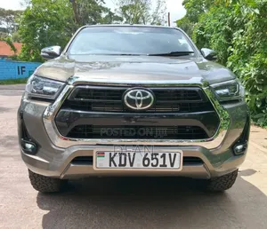 Toyota Hilux 2023 Double Cab