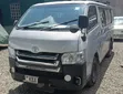 Toyota HiAce 2006 Nyeupe - 2