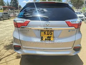Honda Fit Shuttle 1.5 Hybrid 2WD 2017 Nyeupe