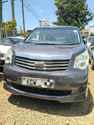 Toyota Noah 2012 Gray