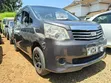 Toyota Noah 2012 Gray - 4